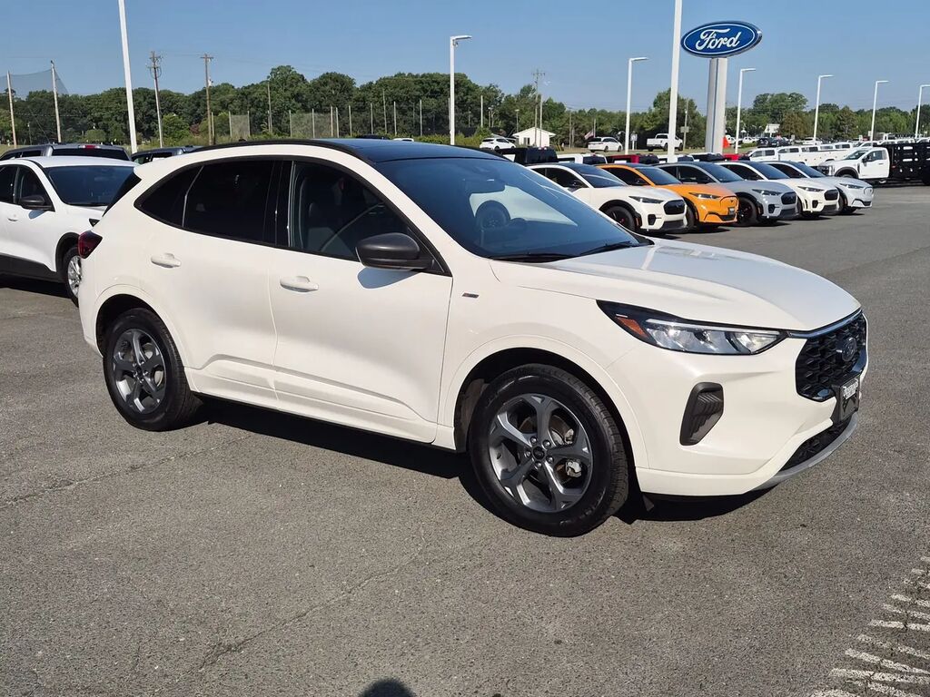2023 Ford Escape ST-Line — photo 1 of 13