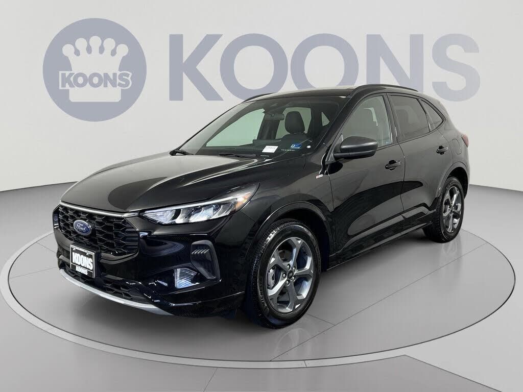 2023 Ford Escape ST-Line — photo 1 of 1