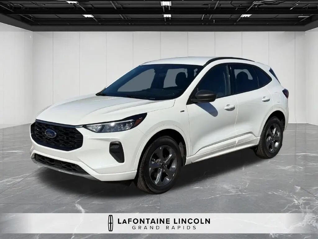 2024 Ford Escape ST-Line — photo 1 of 13
