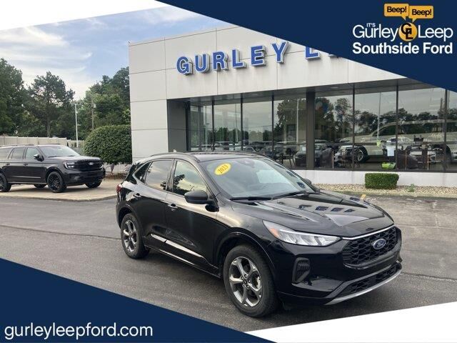 2023 Ford Escape ST-Line — photo 1 of 13