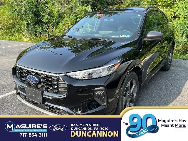 2023 Ford Escape ST-Line — photo 1 of 4