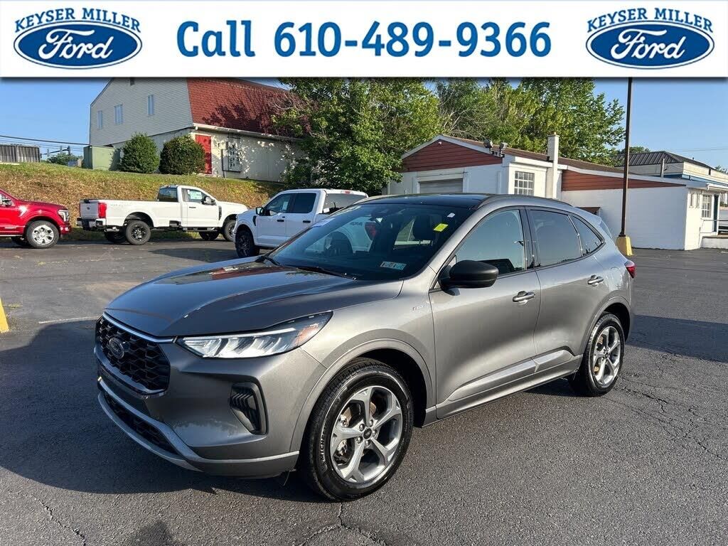 2024 Ford Escape ST-Line — photo 1 of 1