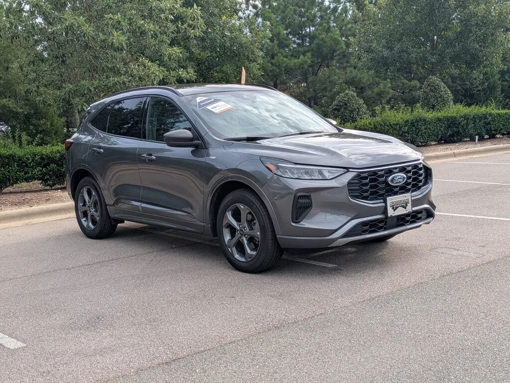 2024 Ford Escape ST-Line — photo 1 of 14