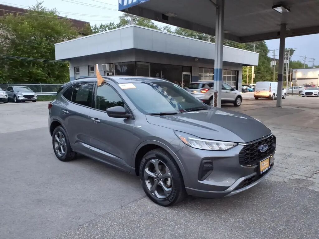 2024 Ford Escape ST-Line — photo 1 of 1