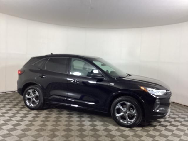 2024 Ford Escape ST-Line — photo 1 of 13