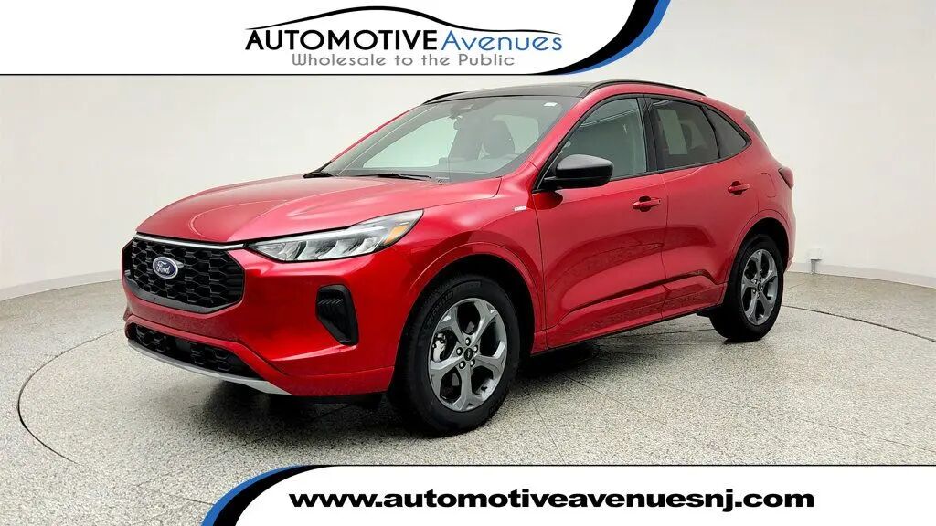 2024 Ford Escape ST-Line — photo 1 of 13