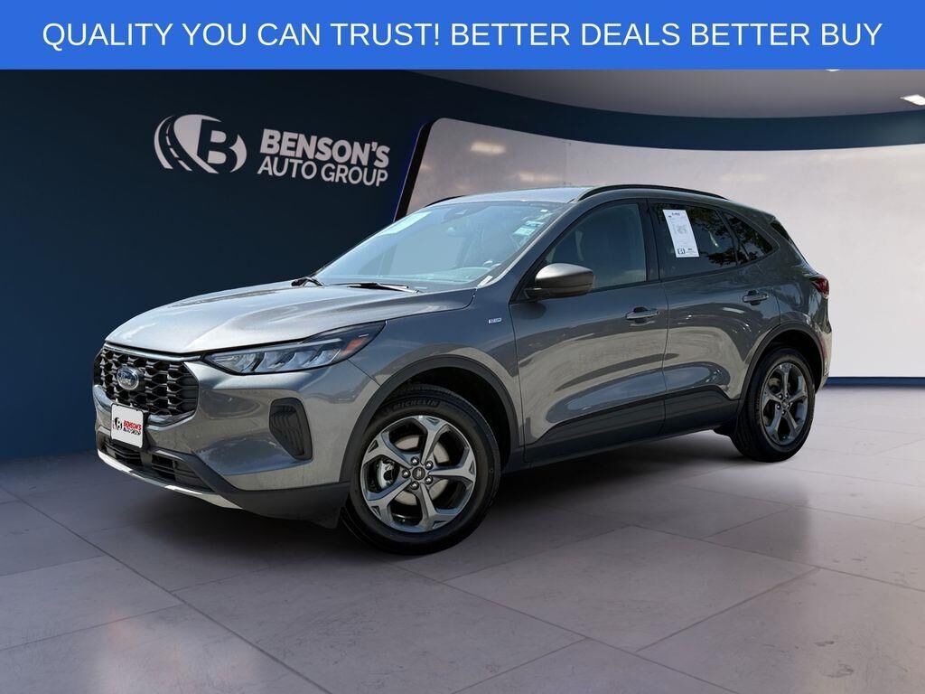 2025 Ford Escape ST-Line — photo 1 of 13