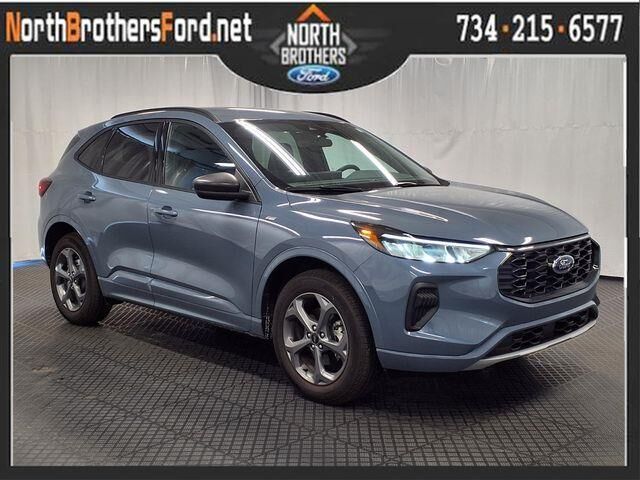 2024 Ford Escape ST-Line — photo 1 of 13