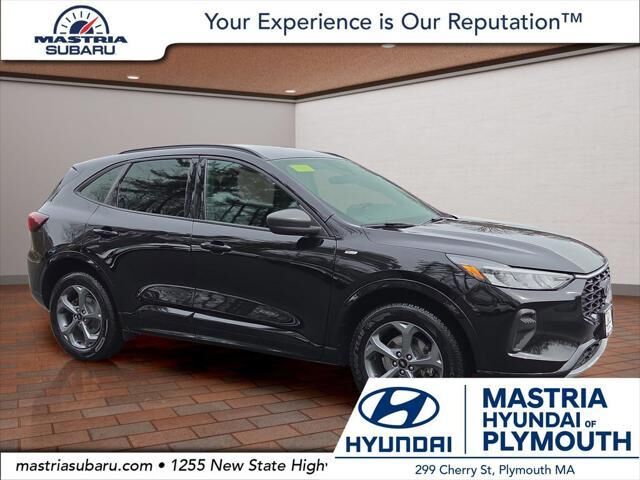 2023 Ford Escape ST-Line — photo 1 of 13