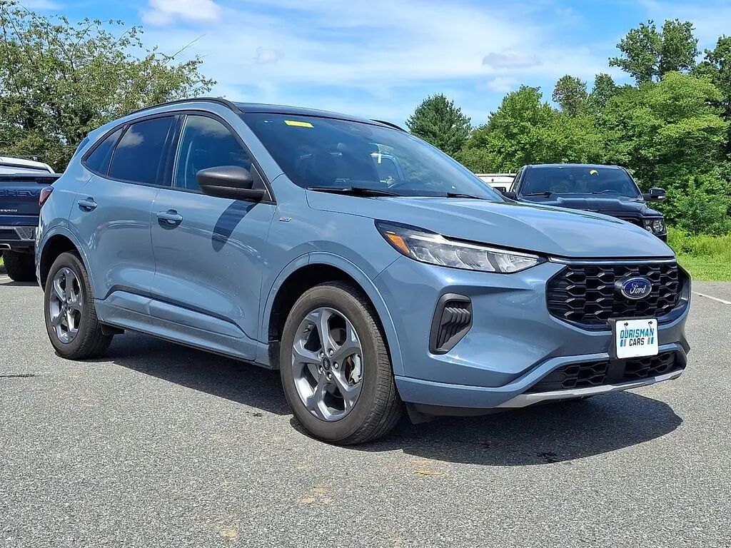 2023 Ford Escape ST-Line — photo 1 of 13