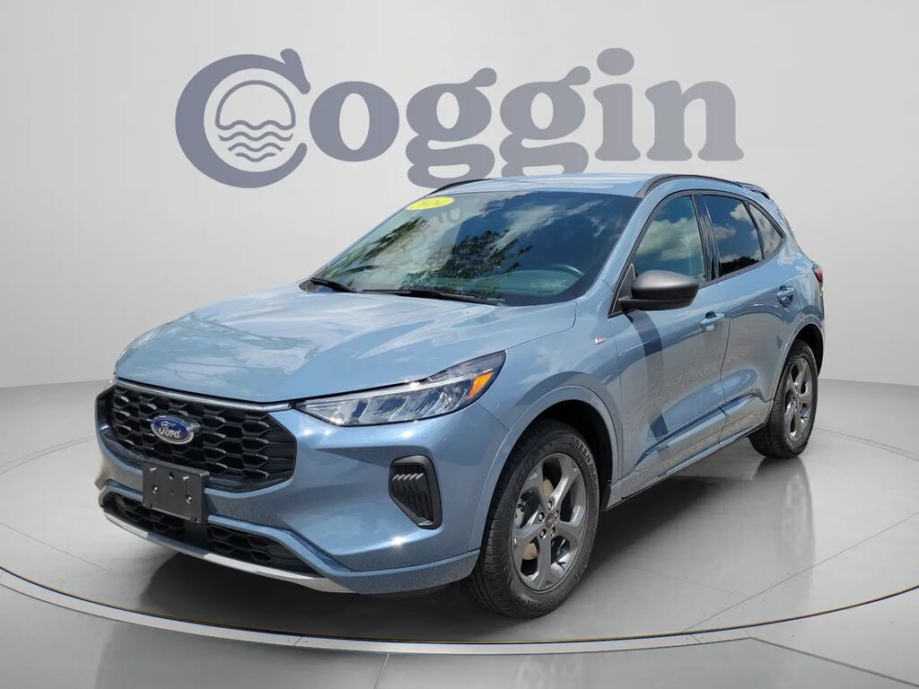 2024 Ford Escape ST-Line — photo 1 of 13