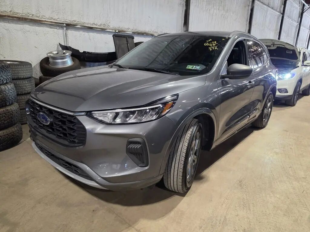 2023 Ford Escape ST-Line — photo 1 of 49