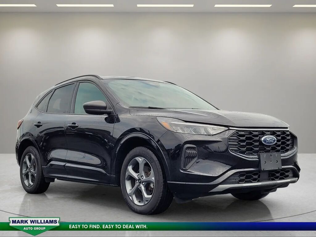 2023 Ford Escape ST-Line — photo 1 of 31
