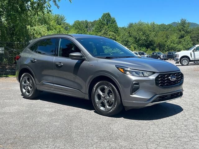 2023 Ford Escape ST-Line — photo 1 of 1