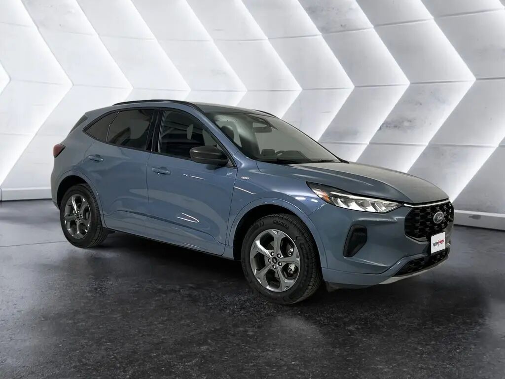 2024 Ford Escape ST-Line — photo 1 of 13