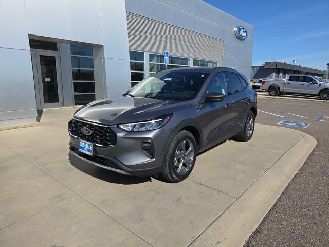2025 Ford Escape ST-Line — photo 1 of 2