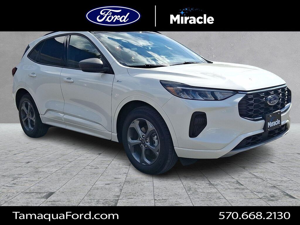 2023 Ford Escape ST-Line — photo 1 of 1