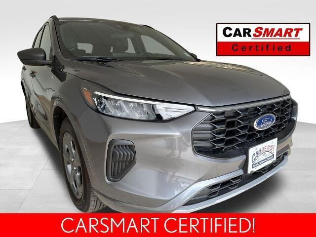 2023 Ford Escape ST-Line — photo 1 of 13