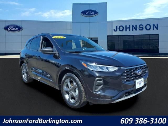 2023 Ford Escape ST-Line — photo 1 of 2