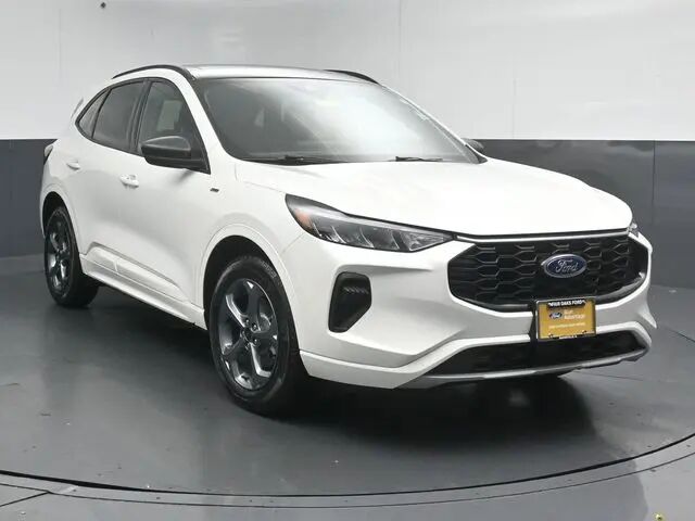 2024 Ford Escape ST-Line — photo 1 of 13