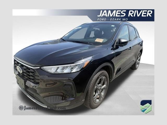 2025 Ford Escape ST-Line — photo 1 of 13