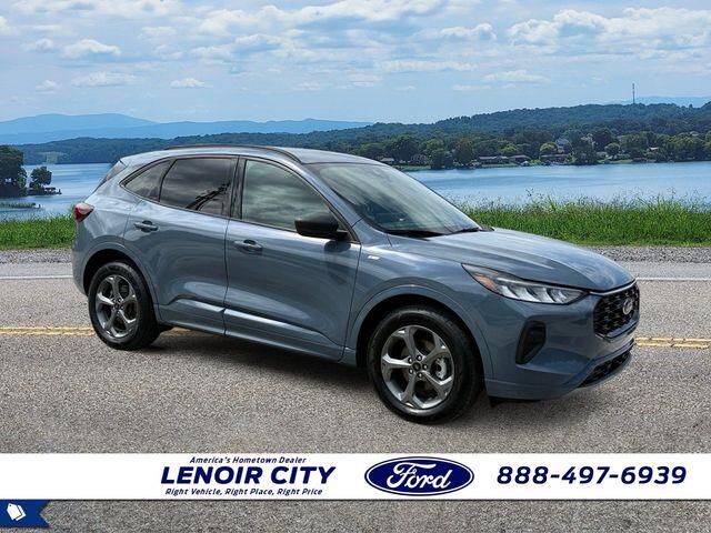 2023 Ford Escape ST-Line — photo 1 of 13