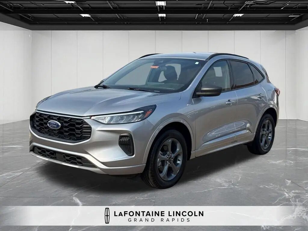 2023 Ford Escape ST-Line — photo 1 of 13