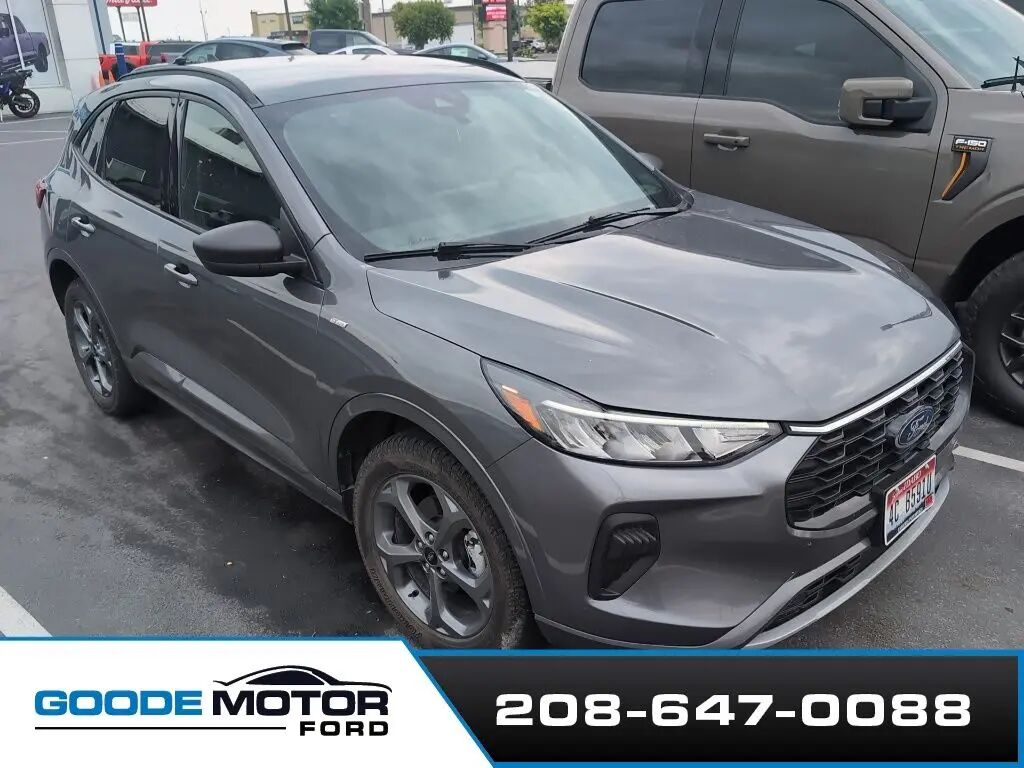 2023 Ford Escape ST-Line — photo 1 of 6