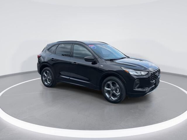 2023 Ford Escape ST-Line — photo 1 of 13