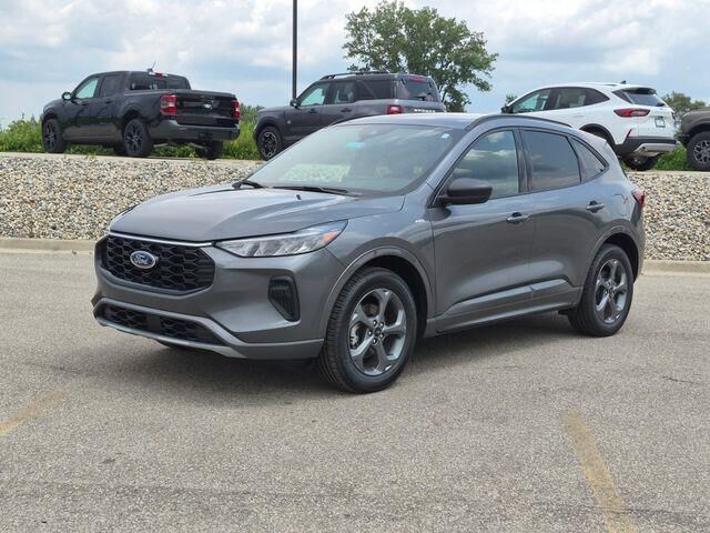 2023 Ford Escape ST-Line — photo 1 of 13