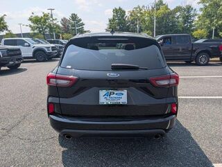 2024 Ford Escape ST-Line — photo 1 of 3