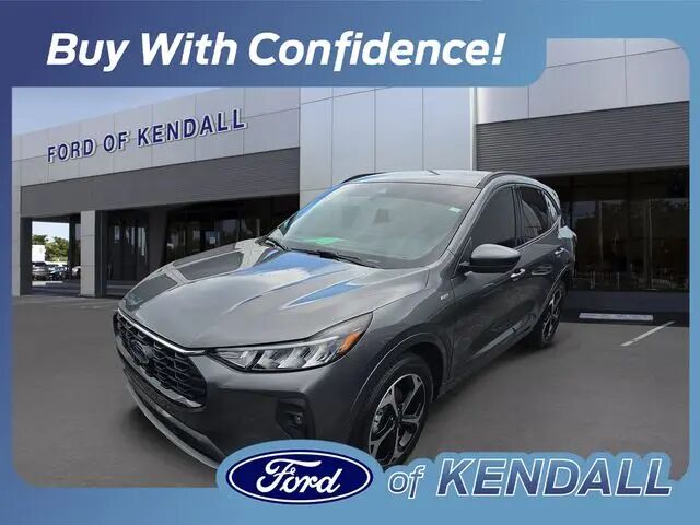 2023 Ford Escape ST-Line Select — photo 1 of 13