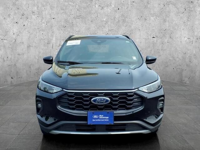 2025 Ford Escape ST-Line Select — photo 1 of 12