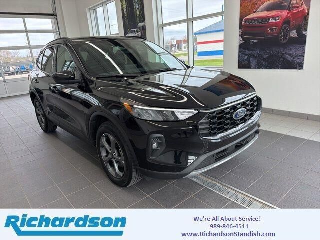 2025 Ford Escape ST-Line Select