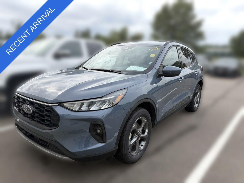 2025 Ford Escape ST-Line Select — photo 1 of 1