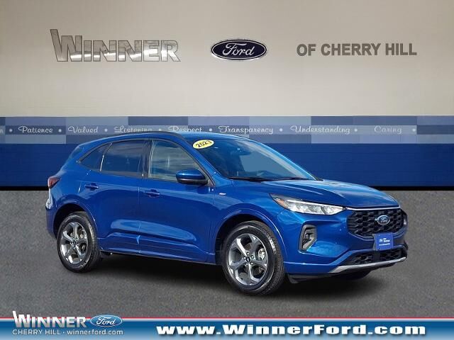 2023 Ford Escape ST-Line Select — photo 1 of 13