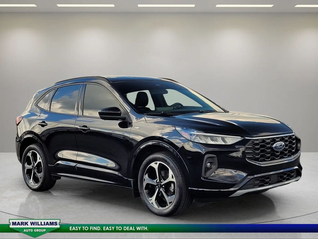 2023 Ford Escape ST-Line Select — photo 1 of 12