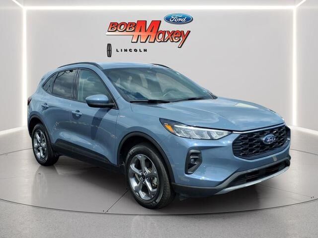 2025 Ford Escape ST-Line Select — photo 1 of 1