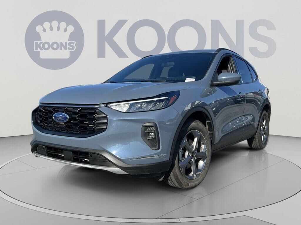 2025 Ford Escape ST-Line Select — photo 1 of 1