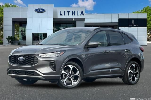 2023 Ford Escape ST-Line Select — photo 1 of 13