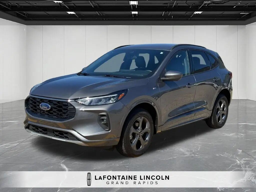 2024 Ford Escape ST-Line Select — photo 1 of 13