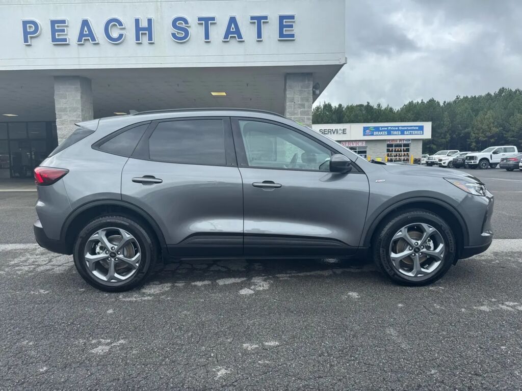 2025 Ford Escape ST-Line Select — photo 1 of 13