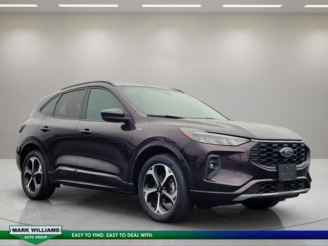 2023 Ford Escape ST-Line Select — photo 1 of 7