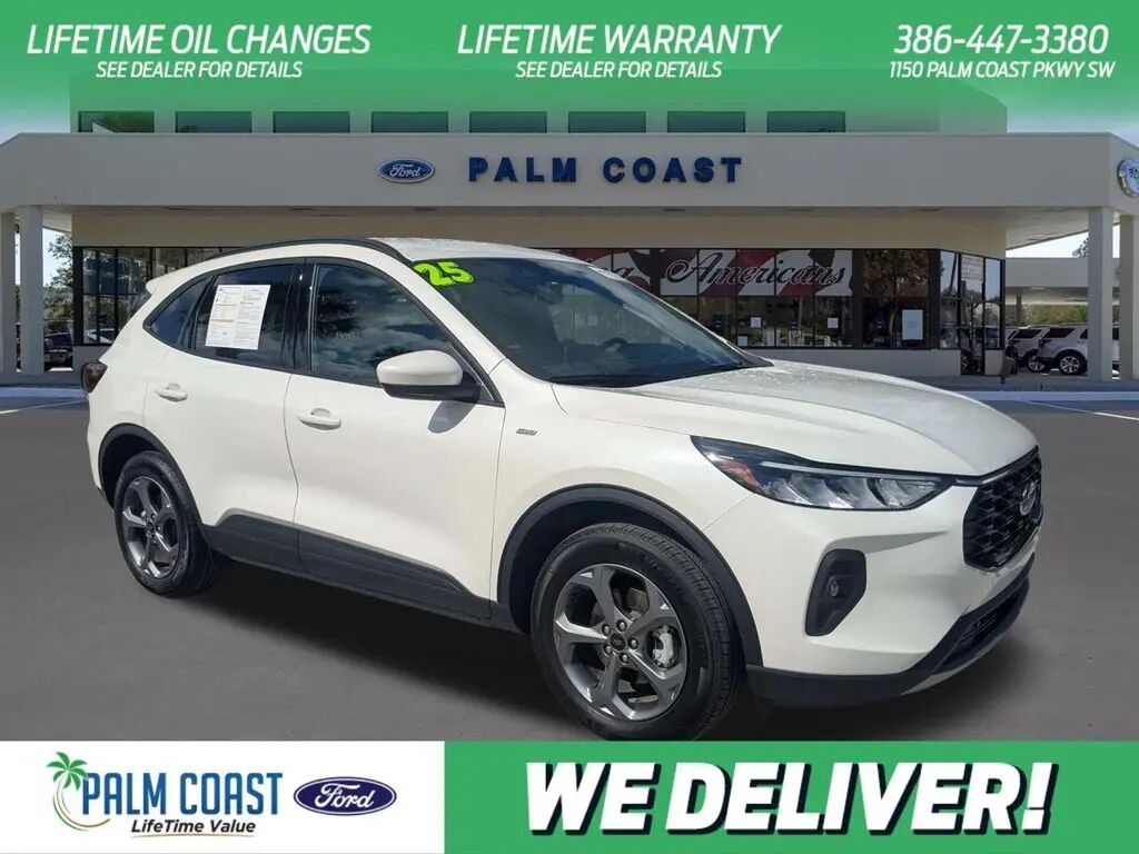 2025 Ford Escape Hybrid ST-Line Select — photo 1 of 13
