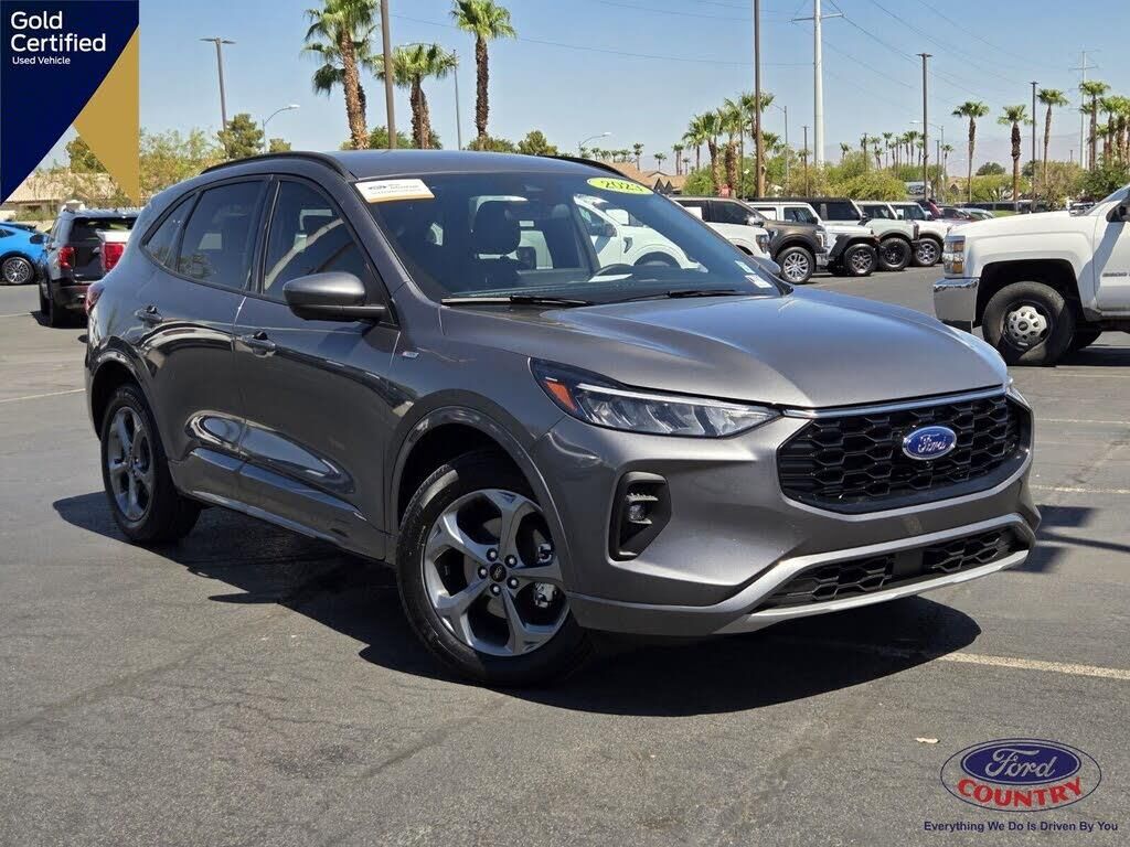 2023 Ford Escape Hybrid ST-Line Select — photo 1 of 1