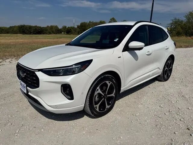 2023 Ford Escape ST-Line Elite — photo 1 of 13