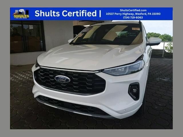 2023 Ford Escape ST-Line Elite
