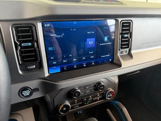 2024 Ford Bronco Black Diamond — photo 1 of 2