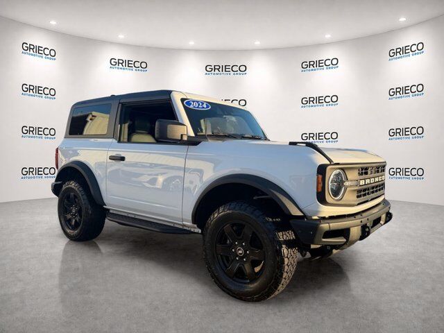 2024 Ford Bronco Black Diamond — photo 1 of 10