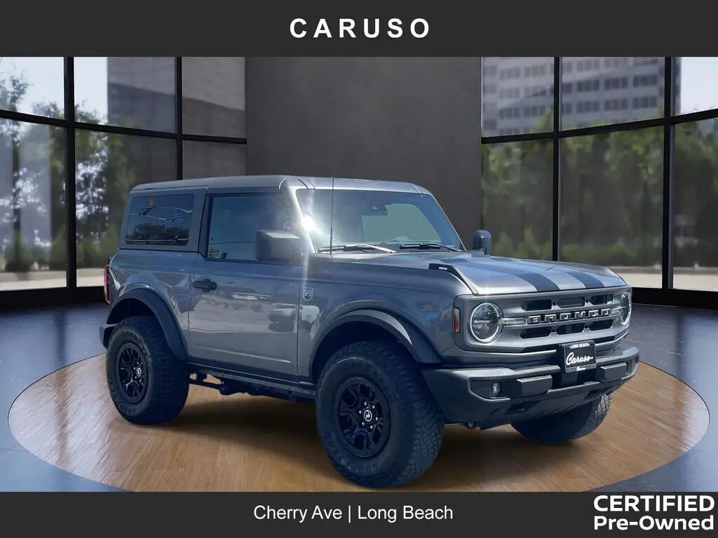2022 Ford Bronco Base — photo 1 of 13